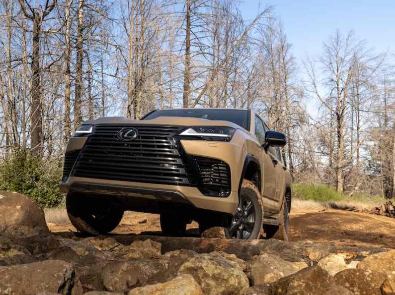 Lexus LX 700h Overtrail 2026: análisis de un SUV extremo